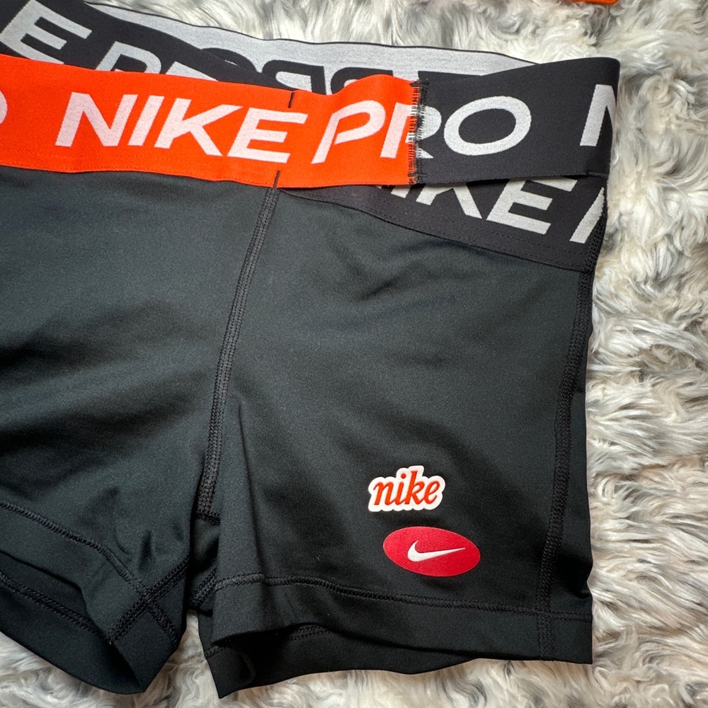 Nike Black Orange White Logo Sports Bra & Matching Shorts Set size XS Small EUC - Picture 3 of 7